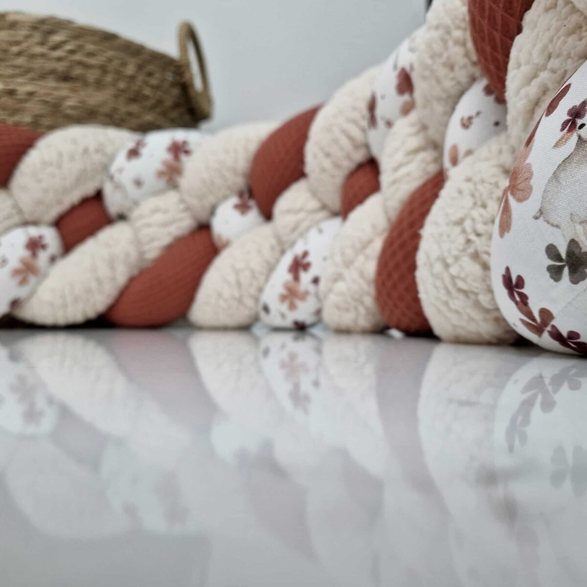 Tresse de lit – Brebis paprika – Tour de lit bébé 4 brins