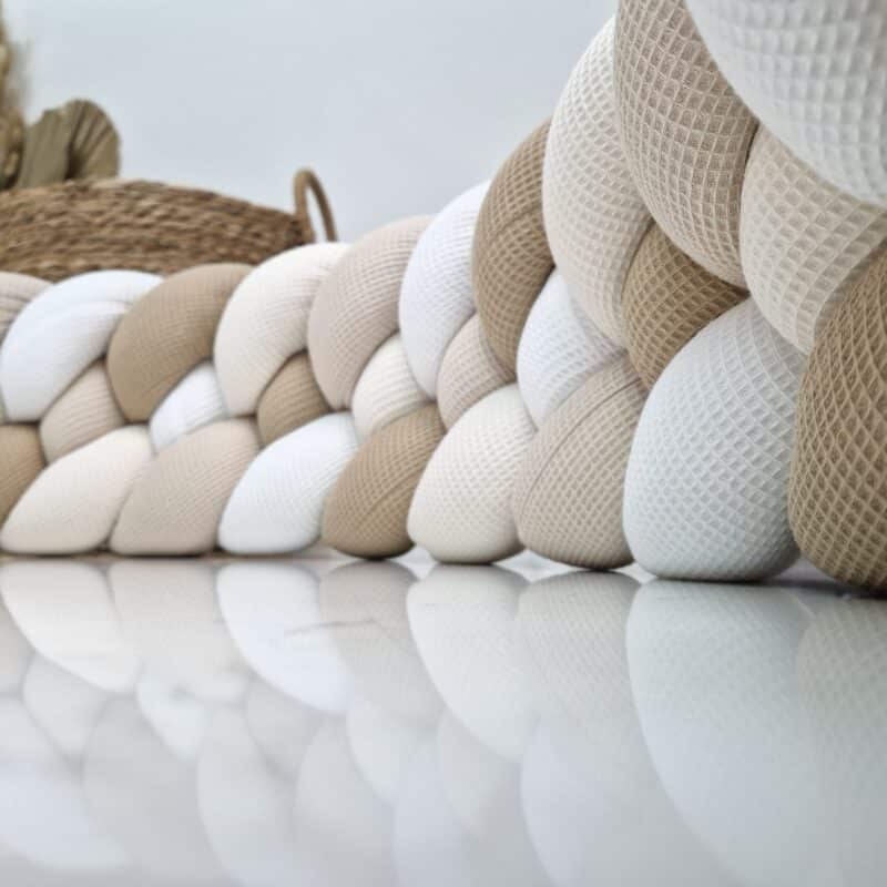 Tresse de lit cabane – New tons neutres – Tour de lit bébé 4 brins