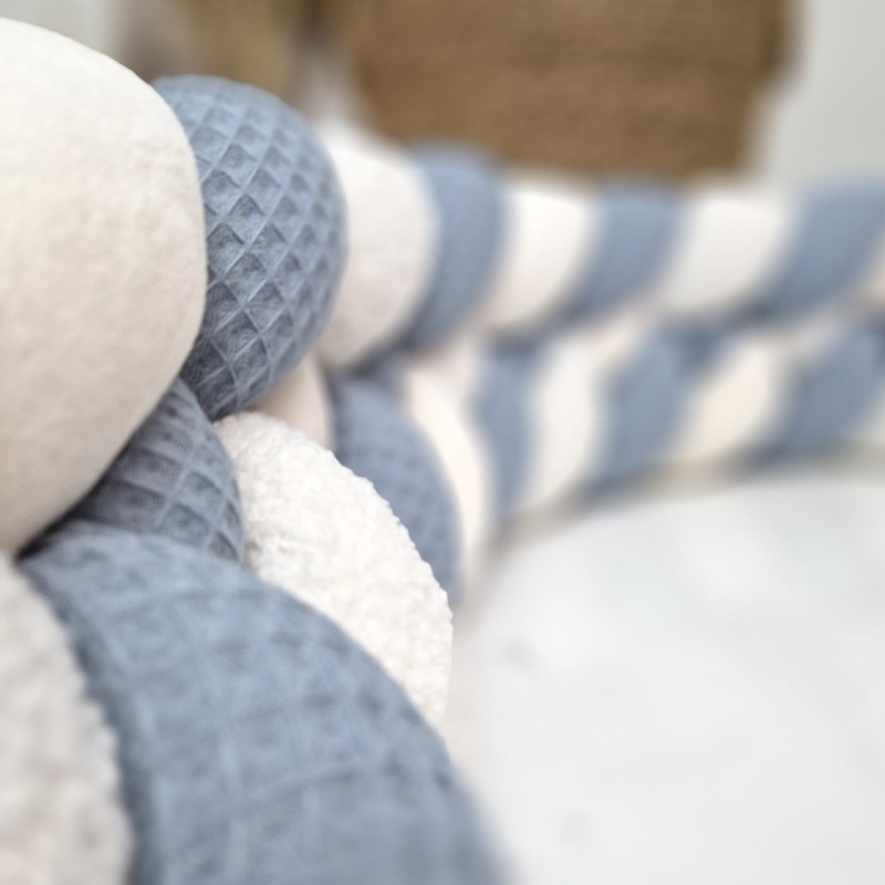 Tresse de lit – Bleu & écru – Tour de lit bébé 4 brins