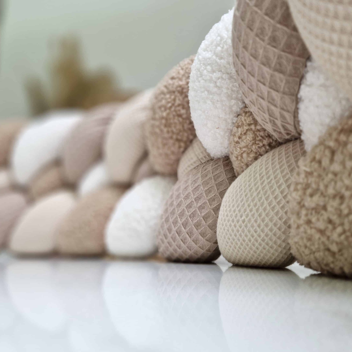 Tresse de lit – Teddy, galet et beige – Tour de lit bébé 4 brins