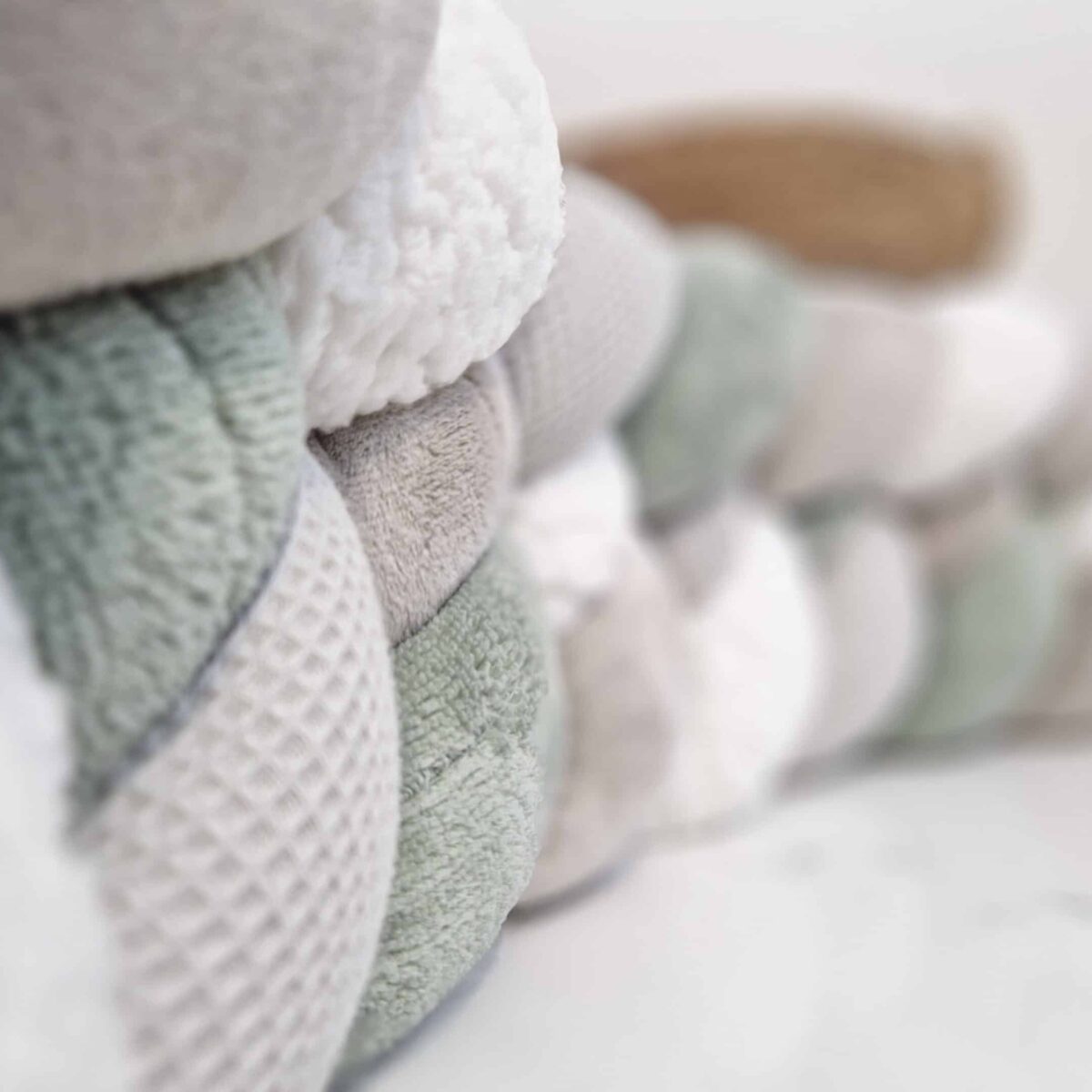 Tresse de lit 4 brins – Doudou gris et vert de gris