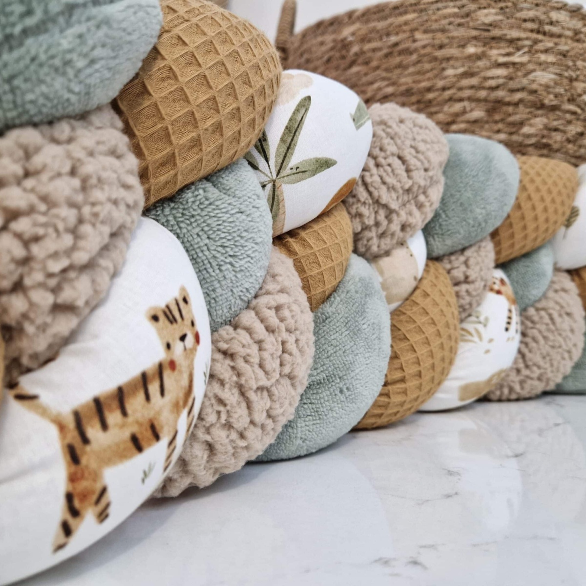 Tresse de lit – Camel, vert de gris & brousse – Tour de lit 4 brins