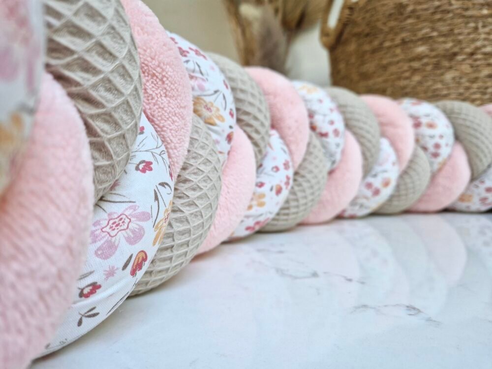 Tresse de lit beige et rose