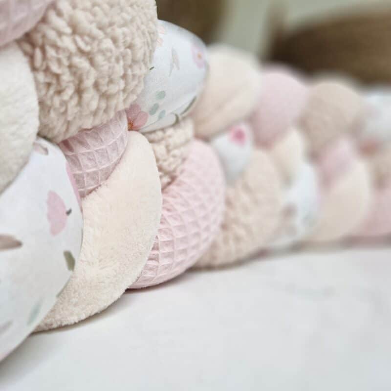 Tresse de lit bébé – Birdy rose – Tresse de lit 4 brins