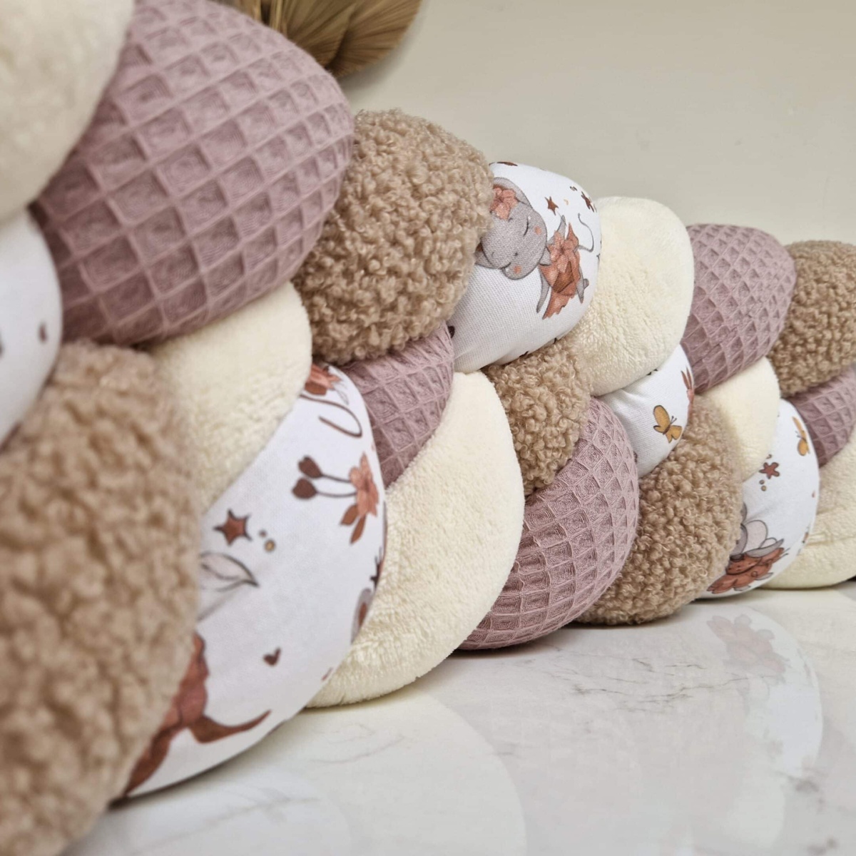 Tresse de lit 4 brins – Ludivine et vieux rose – Tresse tour de lit