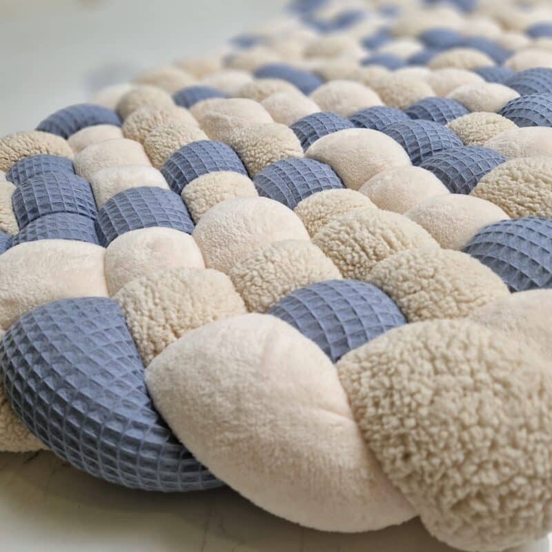 Tapis tressé bleu baltique et sherpa – Plusieurs tailles – Matelas tressé