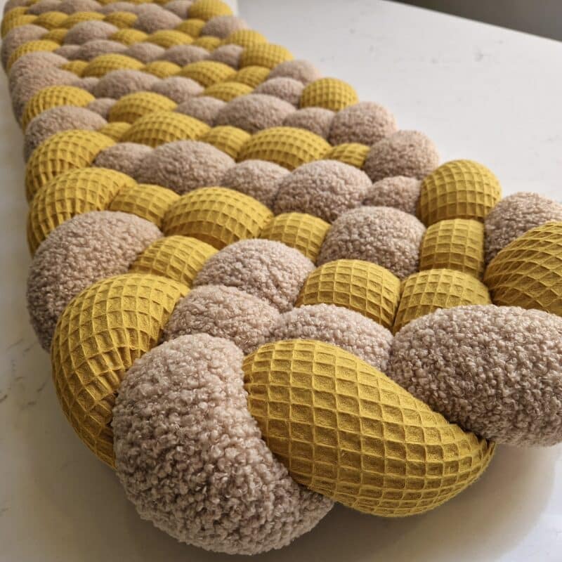 Tapis tressé teddy ourson et moutarde – Plusieurs tailles – Matelas tressé