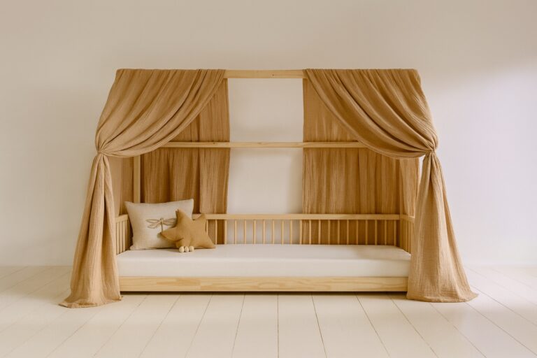 Ciel de lit cabane camel