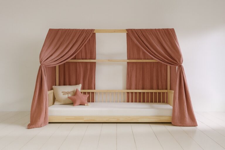 Ciel de lit cabane marsala