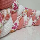 tour de lit tressé rose