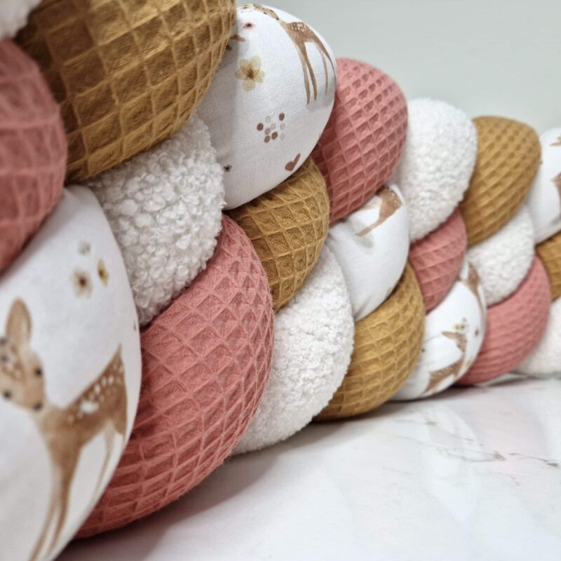 Tresse de lit 4 brins – Bambi, marsala et camel – Tour de lit tressé