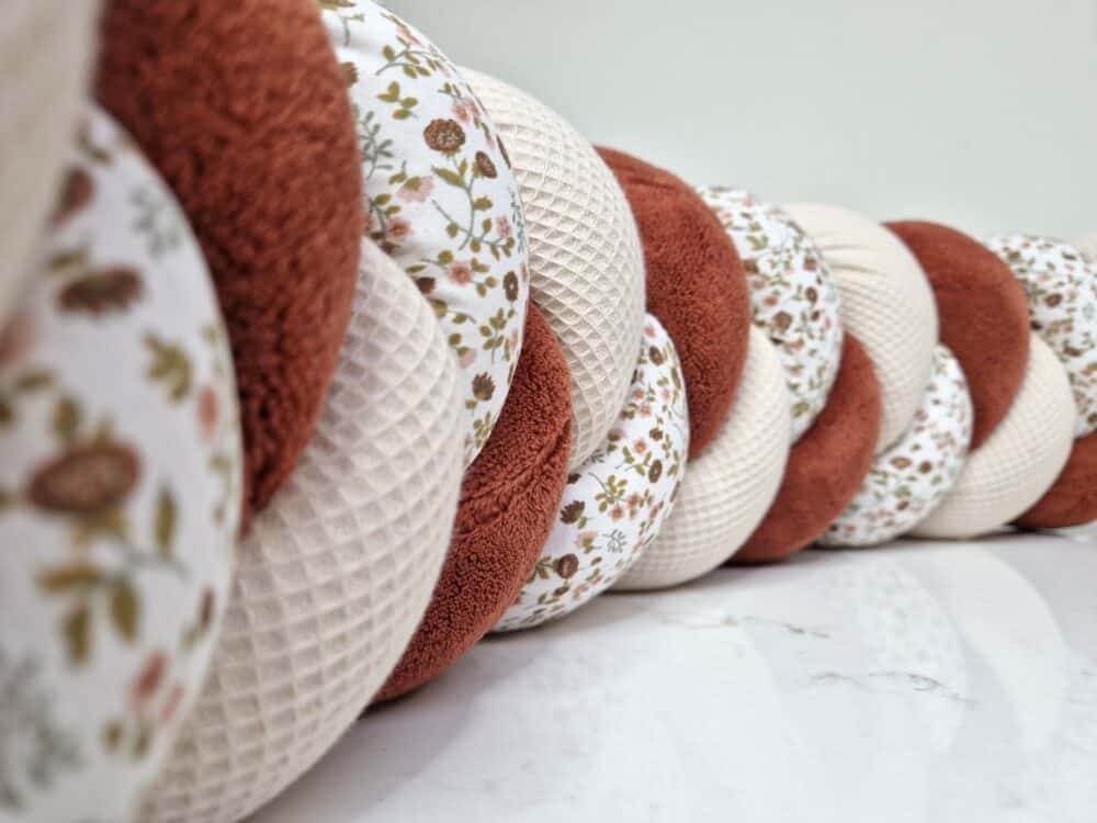 tresse-de-lit-enfant_1541 Tresse de lit fleurs terracotta