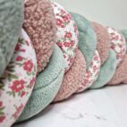 Tresse de lit vert de gris et rose