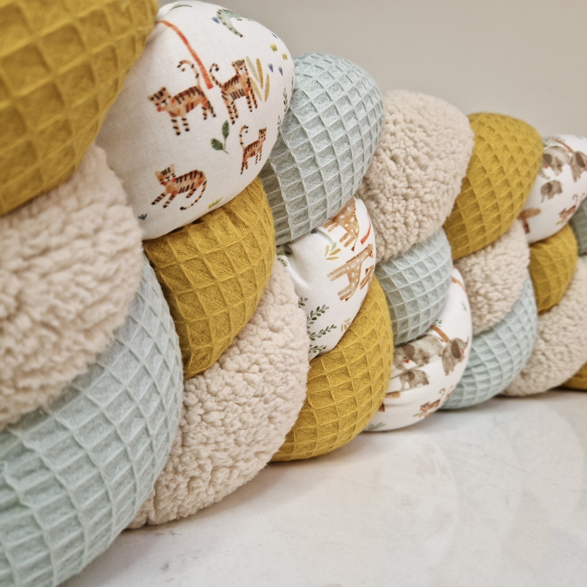 Tresse de lit – Ecru, moutarde et jungle – Tour de lit bébé 4 brins